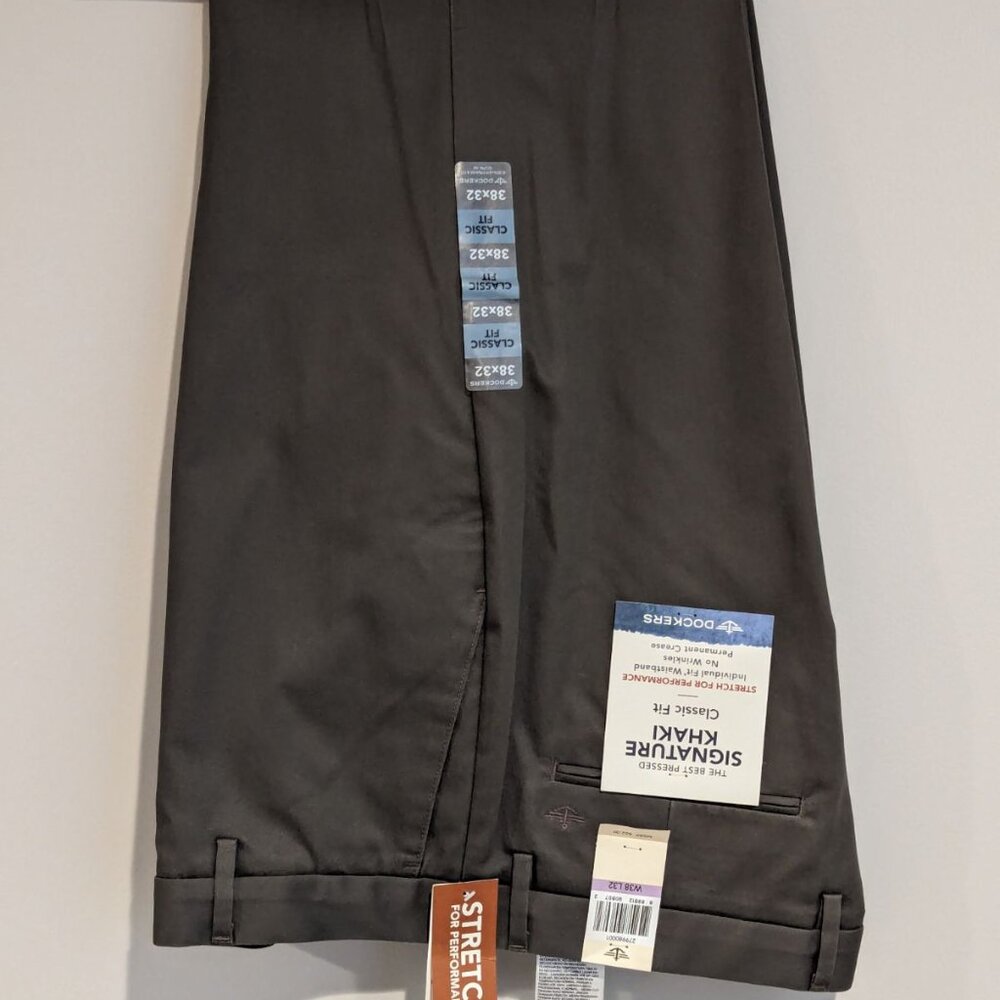 Dockers Signature Khaki Classic Fit Mens Stretch Pants